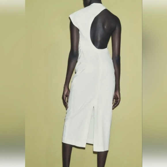 Elegant Cream Dress - Picture 4 of 4